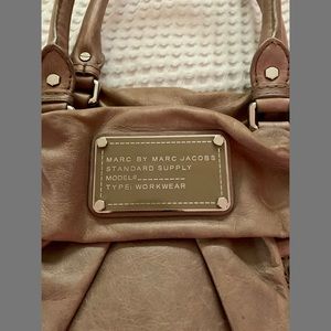 ☑️SOLD☑️Marc by Marc Jacobs Leather Tote Standard